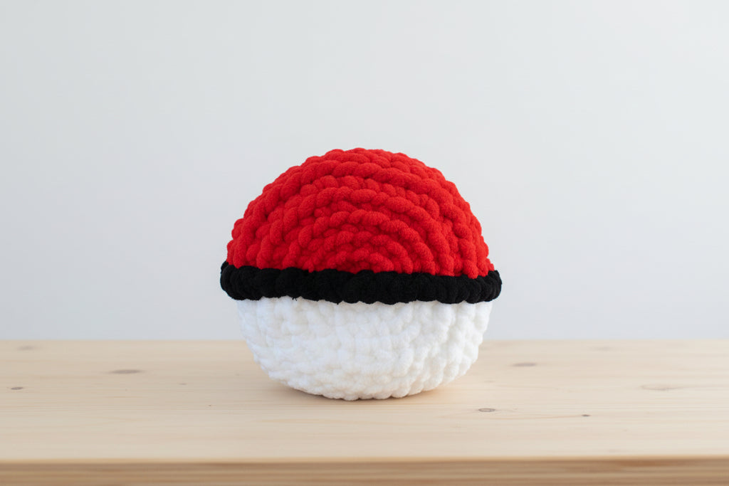 HAND KNIT "POKE BALL" PET CAVE