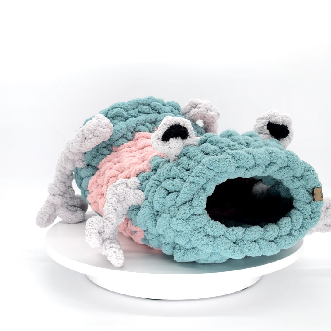 Chunky Hand Knit Small Frog Pet Cave  Handmade