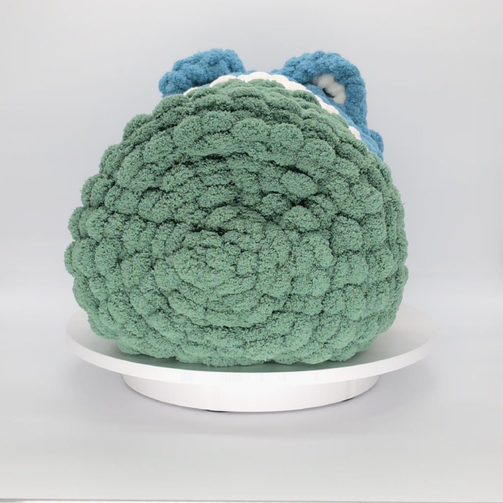 Chunky Hand Knit Fred the Frog Cat Cave
